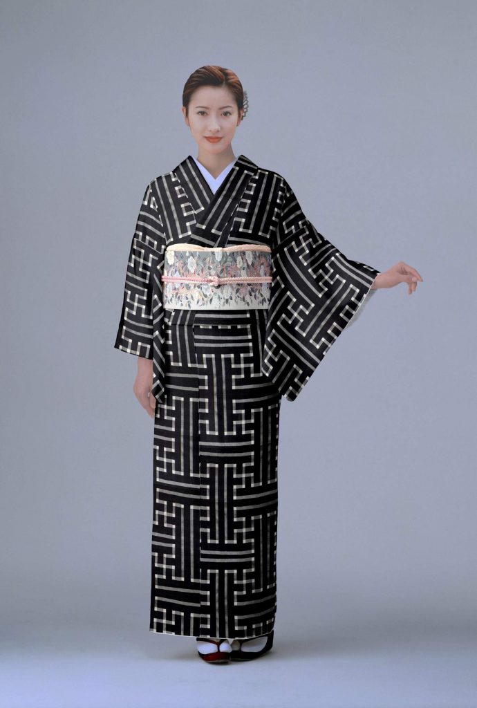 希少 秋名バラ 羽織 （本場奄美白大島紬】 一元式絣 伝統的工芸品 「秋 